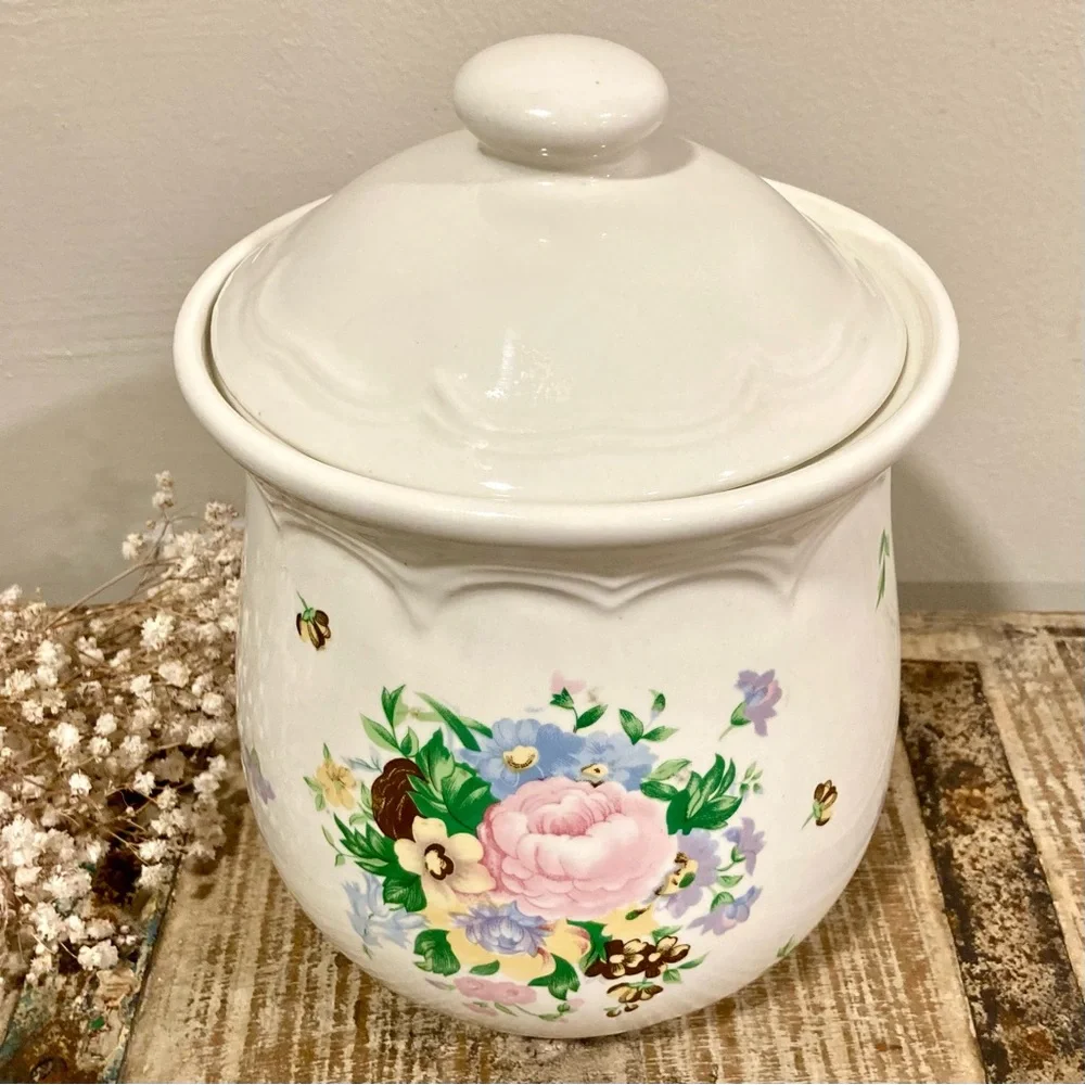 9” Tall Vintage Ceramic Canister Floral Container Storage Grandmacore Kitchen - Picture 2 of 15